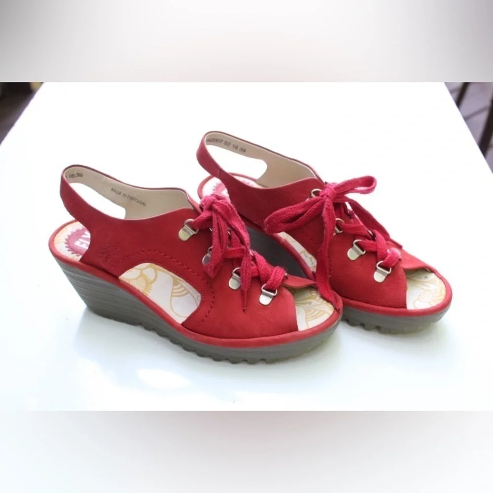 Fly London Ylfa wedges